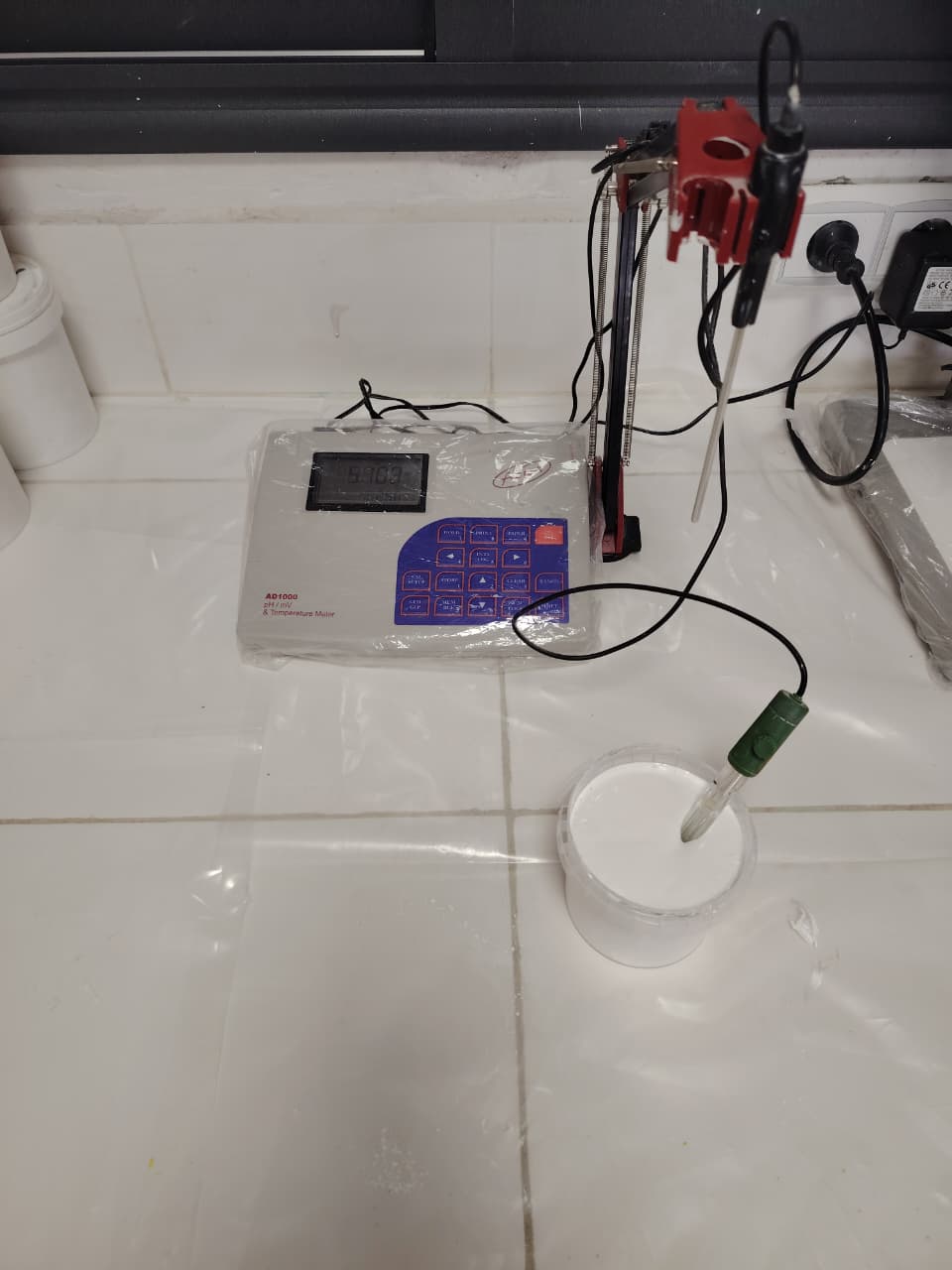 Paint pH control at Prisma Color laboratory, Meknes